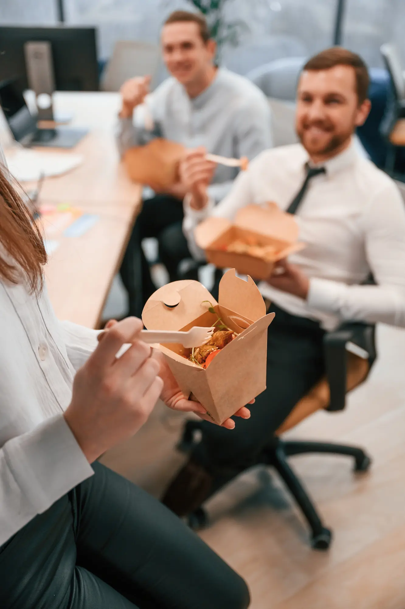 Équipe qui déjeune avec Click N Lunch